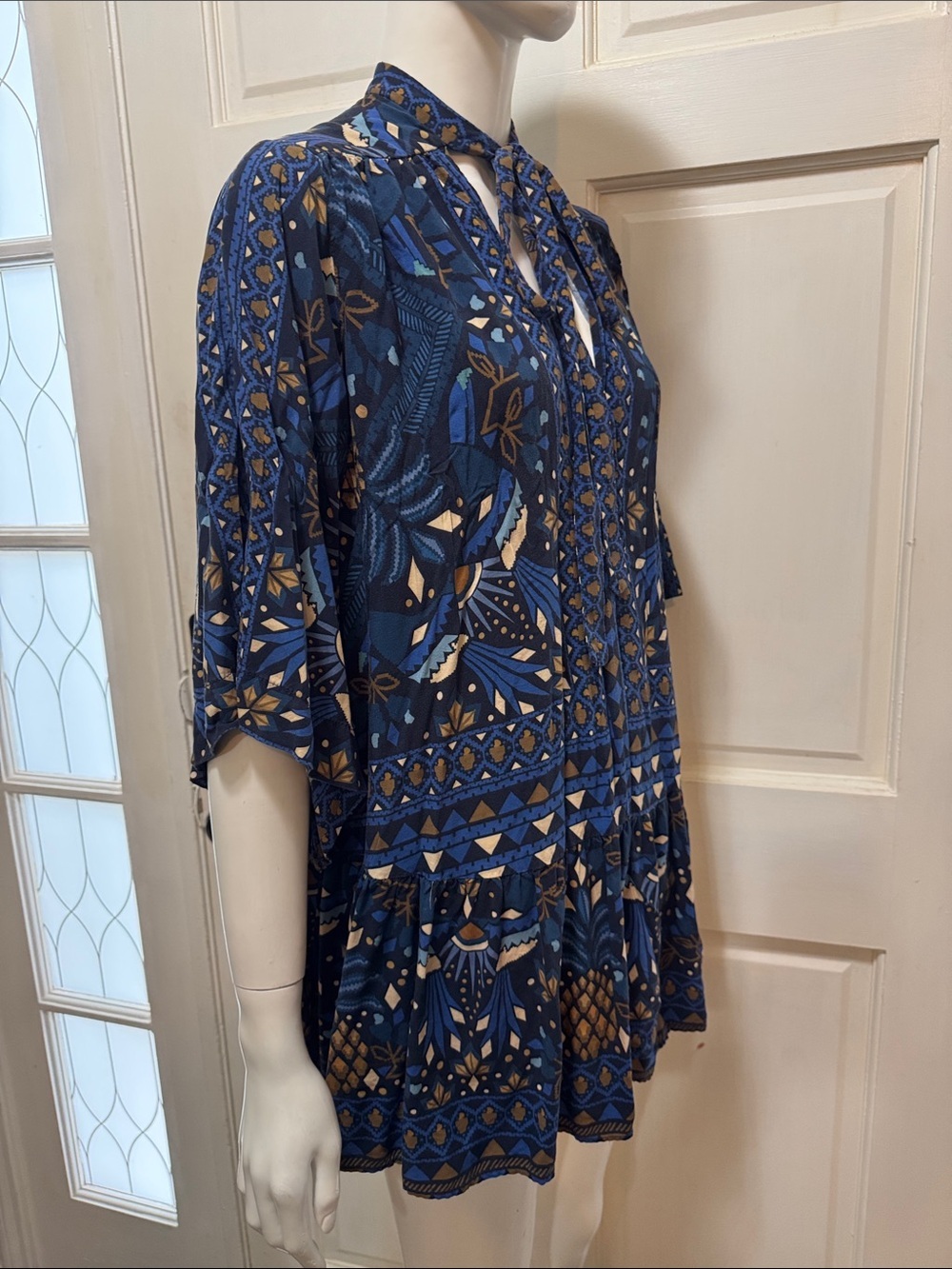 Farm Rio Tropical Magic Blue Patterned Tie-Neck Women’s Dress Size Medium - Picture 9 of 15
